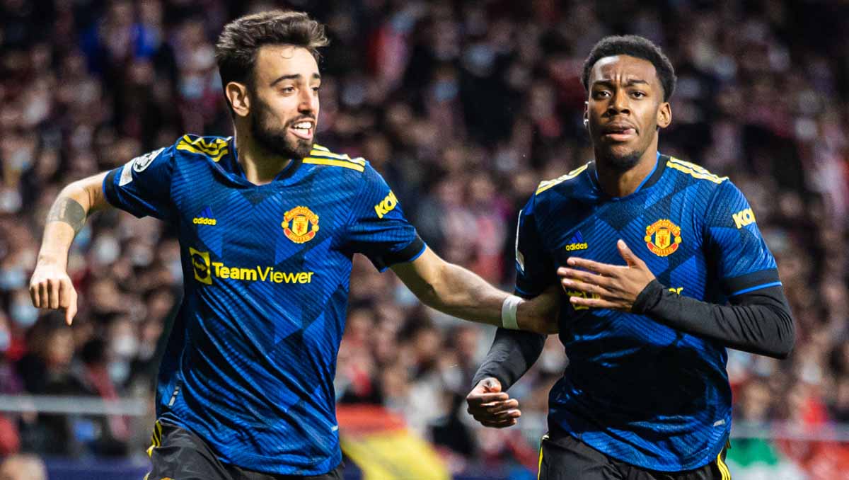 Bruno Fernandes and Anthony Elanga
