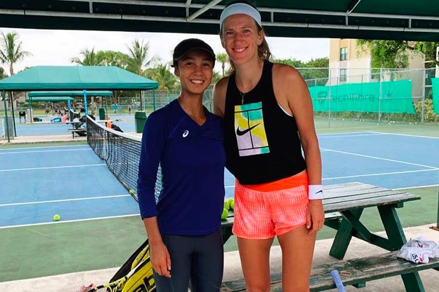 Leylah Fernandez with Victoria Azarenka